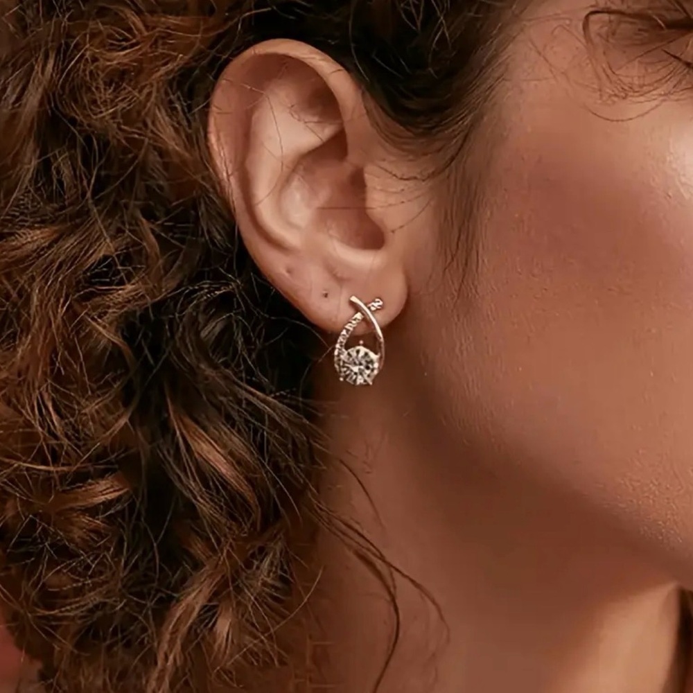 Elegant Gold and Silver Crystal Earrings. - Picture 6 of 7